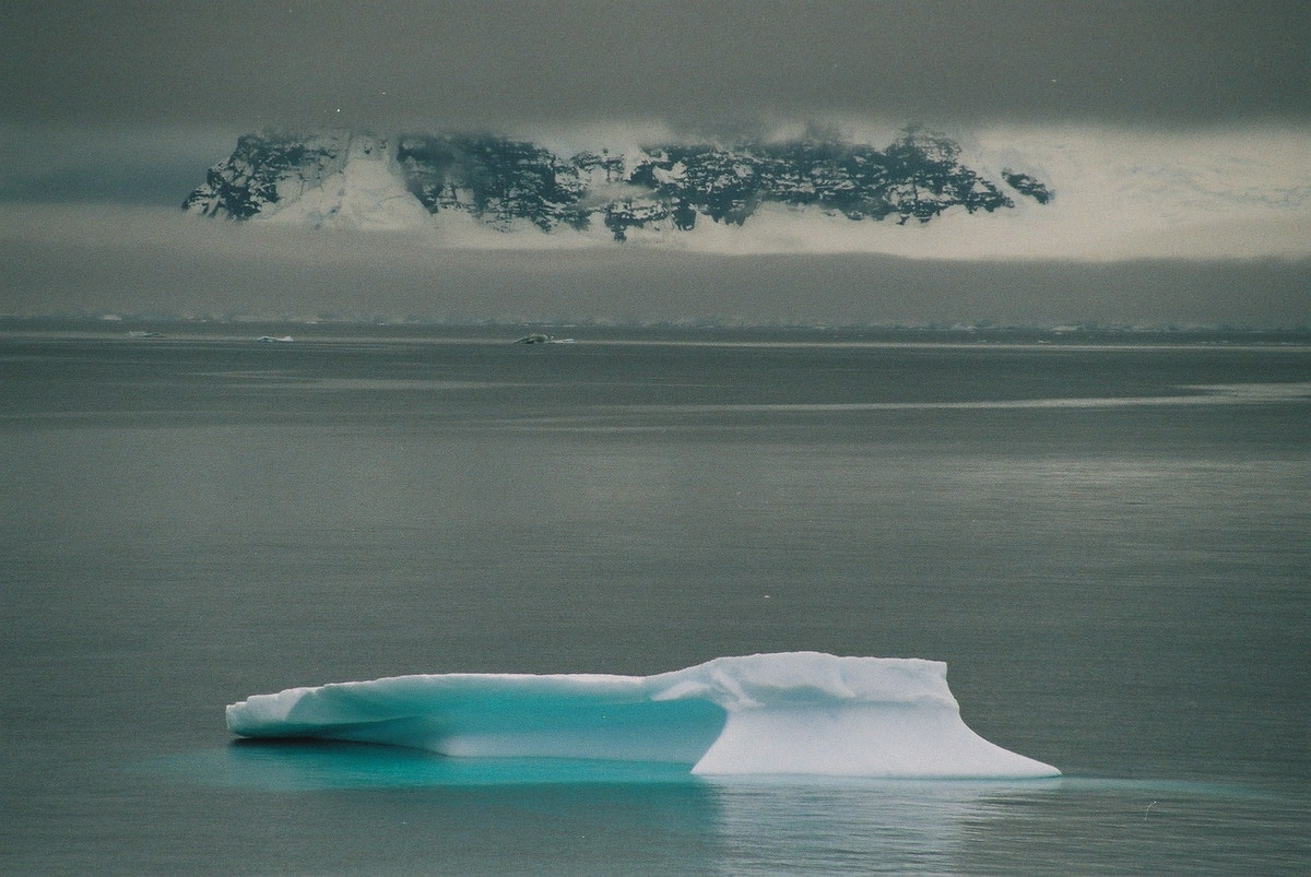 3 miejsce przyroda piekno ukryte Jerzy Nawrocki Nareszcie skały Połwysep Antarktyczny Styczen 2007